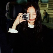 7 Potret Idol K-Pop dengan Kamera Digital: Tren yang Lagi Hits di Korea!