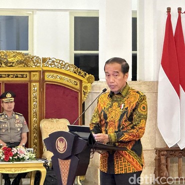 Viral Ambulans Disetop gegara Rombongan Jokowi Lewat, Ini Reaksi Pihak Istana