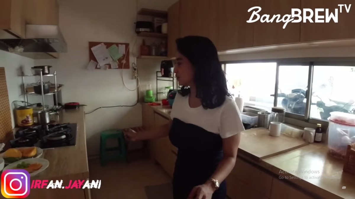 Penampakan dapur kotor Dewi Perssik&period;