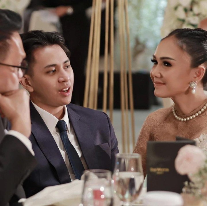 <p>Tidak sedikit netizen yang salah fokus dengan sosok Cavin ini, Bunda. Banyak pula netizen yang mendoakan agar Cavin selalu sehat dan bisa mencapai segala yang diimpikan. (Foto: Instagram: @yunishara36)</p>
