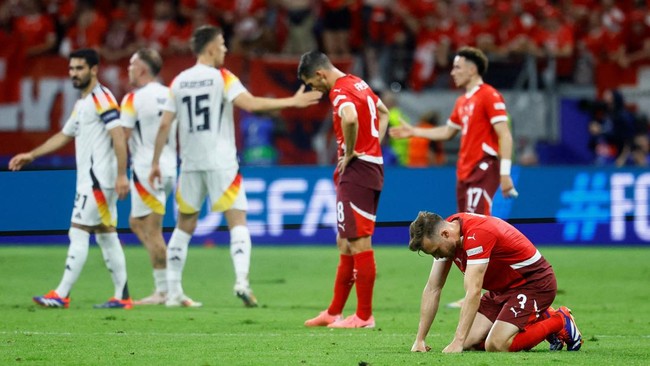 Berikut empat tim negara lolos ke babak 16 besar Euro 2024 setelah Grup A memainkan laga terakhir.