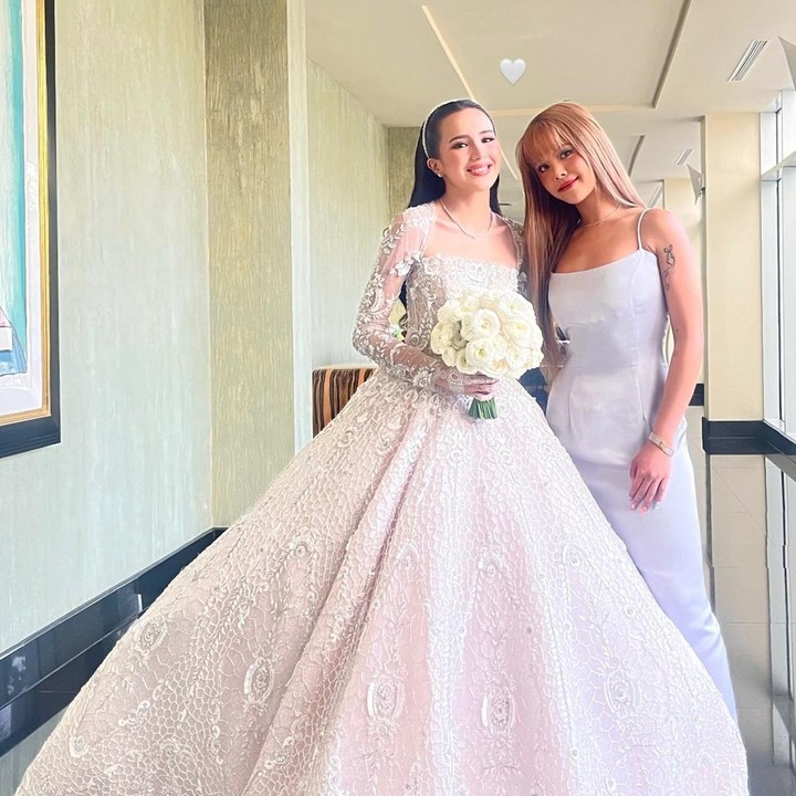 <p>Ternyata, Sorn merupakan salah satu bridesmaid Cut Beby Tsabina. Hal itu diketahui lewat potret mereka. Beby Tsabina juga sempat me-repost foto itu dan menuliskan<em> "My pretty bridesmaid! It's an honor."</em> (Foto: Instagram @sssorn_chonnasorn)</p>