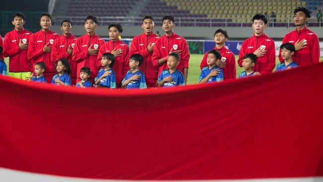 Berikut susunan pemain Timnas Indonesia U-16 vs Australia pada babak semifinal Piala AFF U-16 2024 malam ini.