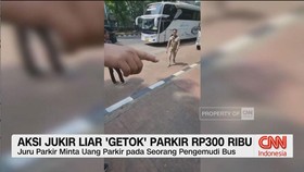 VIDEO: Aksi Jukir Liar 'Getok' Parkir Rp300 Ribu