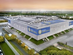 Menengok Arsitektur Unik, Stadion Arena Dusseldorf yang Tribunnya Warna-warni