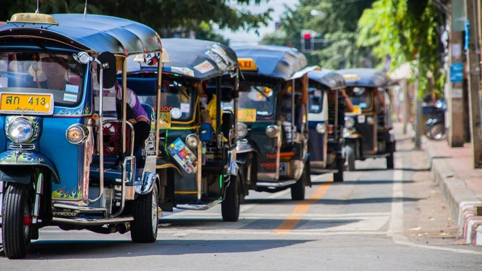 img-title 11 Moda Transportasi Umum Paling Unik di Dunia, Ada Bajaj hingga Andong dari Indonesia!