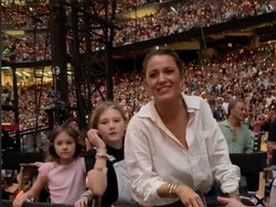 Penampilan Langka 2 Anak Perempuan Ryan Reynolds, Cantik Mirip Ibunya