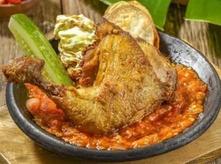 Huah! 5 Tempat Makan Ini Punya Racikan Sambal yang Pedasnya Bikin Jontor