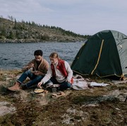 Paling Suka Aktivitas Outdoor dan Berkemah, Ini 4 Zodiak Pencinta Alam!