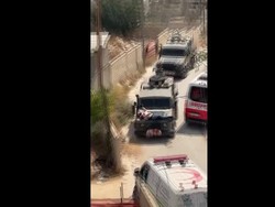 Viral Kebiadaban Israel Ikat Pria Palestina di Jip Militer