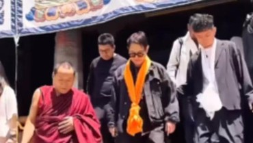 Jet Li Kepergok di Kuil usai Diisukan Meninggal