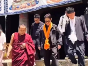 Jet Li Kepergok di Kuil usai Diisukan Meninggal
