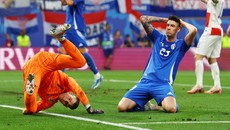 2 Kiper Tampil Luar Biasa, Kroasia vs Italia Imbang di Babak Pertama