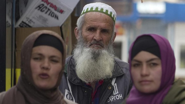 Selain melarang hijab, Tajikistan juga tak membolehkan warganya memiliki jenggot panjang karena dianggap sebagai ekstremis.