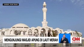 VIDEO: Mengunjungi Masjid Apung di Laut Merah