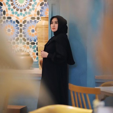 Nggak Perlu Mahal, Ada Lo Hijab Antibadai Bikin Penampilan Elegan