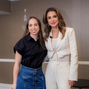 Usia Kepala 5, Outfit Jiwa Muda! Lihat 3 OOTD Kekinian Ratu Rania dari Yordania