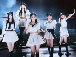 MV Cosmic Red Velvet yang Ngeri-Ngeri-Happy