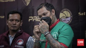 Detik-detik Penangkapan Virgoun dan Perempuan Usai Nyabu di Kos