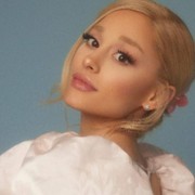 Cerminan Cancer Sempurna, 5 Selebriti Ini Punya Sifat Penyayang dan Dermawan