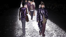 Mahakarya Terakhir Dries van Noten, Sayonara Industri Mode