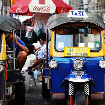 Kuis! Tebak Nama Negara dari Transportasi Umumnya yang Ikonis 