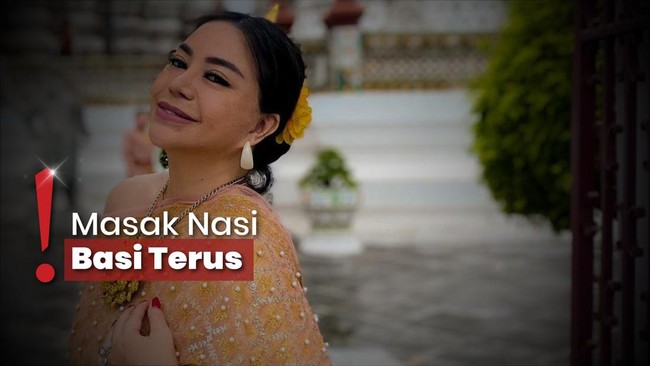 Alami Kejadian Aneh, Anisa Bahar Heran Ada Tanah-Belatung di Rumah