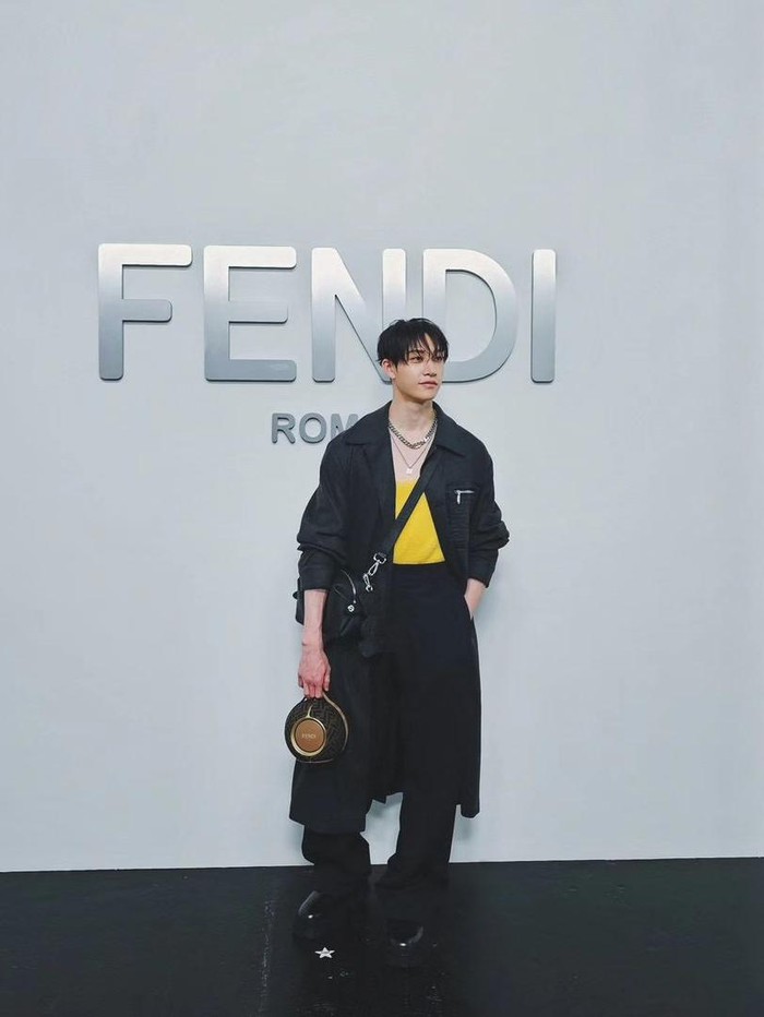 Artis Korea yang memiliki pengaruh yang signifikan dalam Milano Men’s Fashion Week selanjutnya adalah Bang Chan Stray Kids. Leader boyband beranggotakan 8 orang ini memperoleh posisi teratas di antara idol K-Pop lainnya. / Foto: instagram.com/gnabnahc