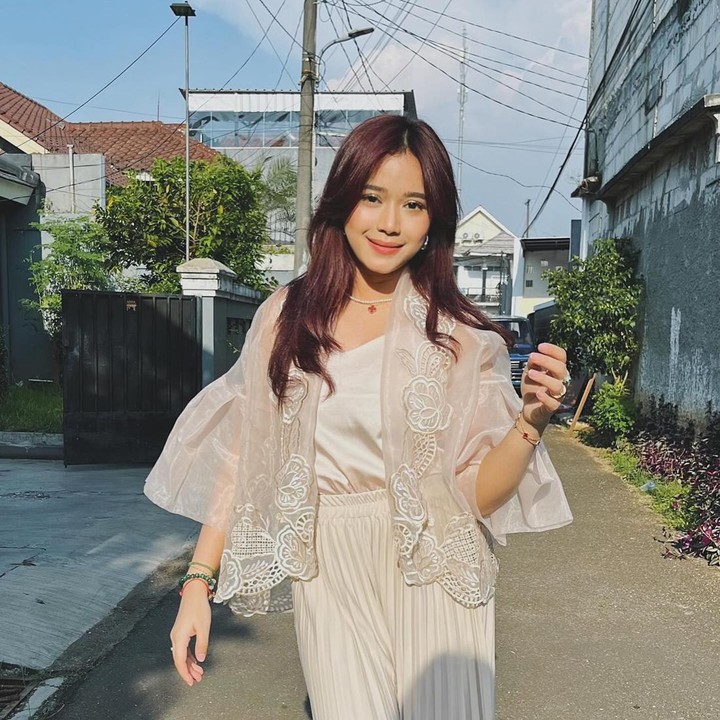 <p>Nama Brisia Jodie meroket sejak mengikuti ajang pencarian bakat pada 2017. Ia masuk ke dalam tujuh besar finalis<em> Indonesian Idol</em> musim kesembilan. (Foto: Instagram @brisiajodie96)</p>