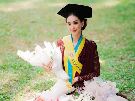 Kisah Dea Gadis Lulusan Cumlaude UGM Kini Bekerja Jadi Cleaner di Australia