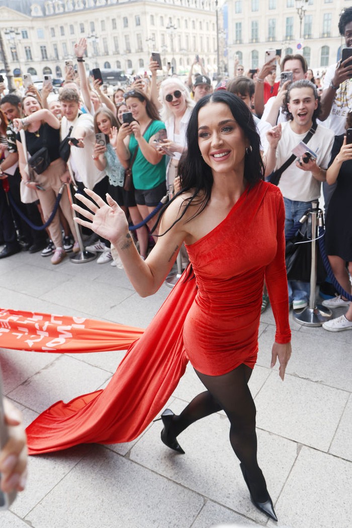 PARIS, FRANCE - JUNE 25: Katy Perry arrives at The Ritz Hotel in a stretch limousine during the Haute Couture Fall/Winter 2024/25 as part of Paris Fashion Week on June 25, 2024 in Paris, France. (Photo by Neil Mockford/GC Images)