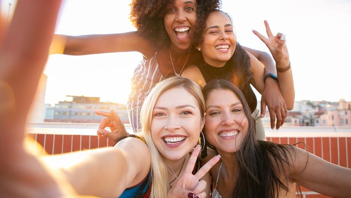 Bangun Inner Beauty, 6 Kebiasaan Ini Bikin Kamu Makin Percaya Diri Bertemu Banyak Orang