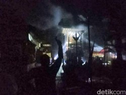 Pura di Klungkung Terbakar Seusai Umat Sembahyang Piodalan Buda Cemeng Kelawu