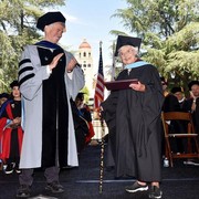 Menuntut Ilmu Tak Kenal Usia, Ini Kisah Lulusan S2 Stanford di Usia 105 Tahun