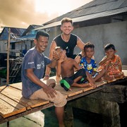 Salut! Begini Kisah Youtuber Bule Perbaiki Jembatan Reyot Desa di Sulawesi Tenggara