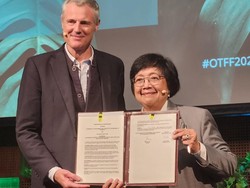 Menteri LHK & Bezos Earth Fund Teken MoU buat Capai NDC-FOLU Net Sink 2030