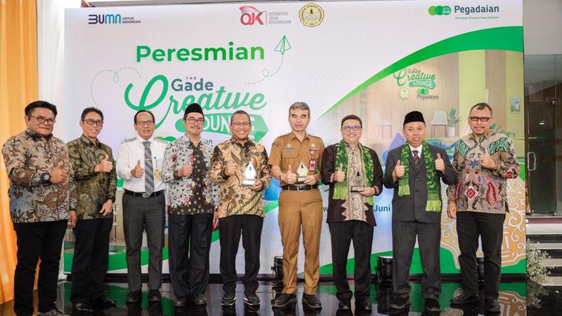 Acara ini dihadiri oleh Rektor Universitas Jenderal Soedirman, Prof. Dr. Ir. H. Akhmad Sodiq, M.Sc.Agr., IPU., ASEAN Eng., serta Direktur Pengawasan Lembaga
