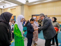 Pemkot Tangsel Beri Bantuan Biaya Pendidikan ke 5 Ribu Siswa
