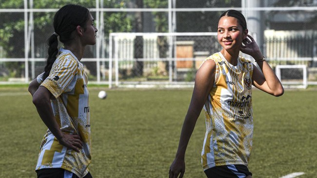 FOTO: Timnas Putri Indonesia Gigih Berlatih Meniti Prestasi