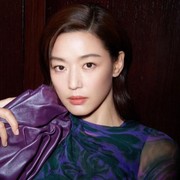 Dukung Sang Buah Hati, Jun Ji Hyun Menghadiri Pertandingan Bola Bersama Suami