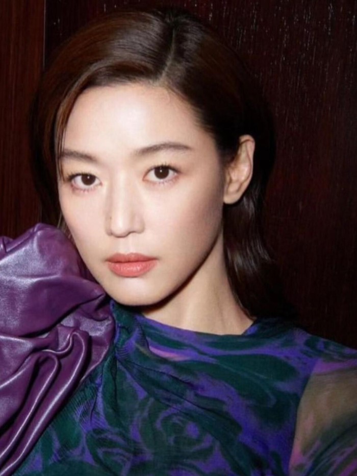 Potret pernikahan Jun Ji Hyun./ Foto: instagram.com/ieumhashtag_official
