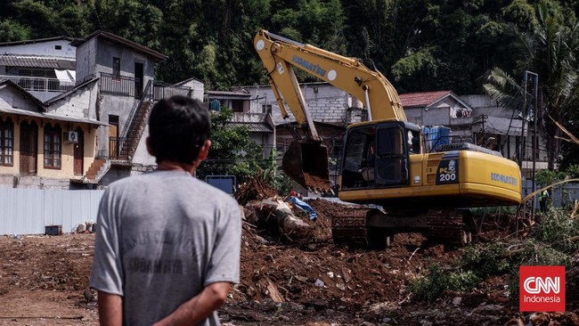 Praktisi banjir Arif Gandapurnama menekankan pentingnya normalisasi sungai dalam penanganan banjir di Jakarta, namun tak abaikan hak warga.