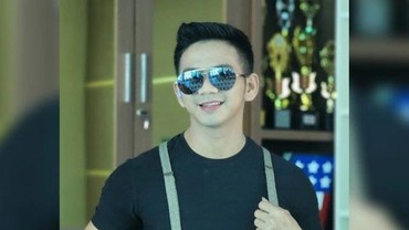 img-title Reaksi Ridho DA Dicibir Mirip Kuli Bangunan usai Pamer Tubuh Berotot