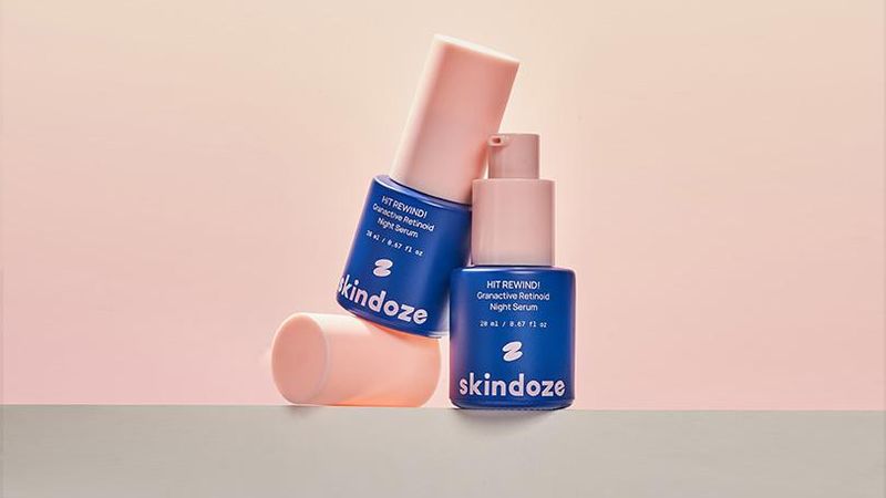 Skindoze membawa kabar gembira bagi para pecinta skincare melalui peluncuran produk terbarunya HIT REWIND! Granactive Retinoid Night Serum.