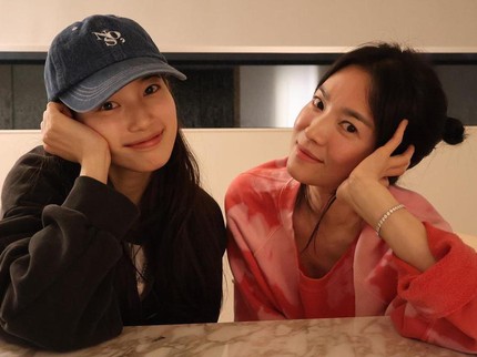 5 Potret Song Hye Kyo dan Suzy Hang Out Bareng, Cantik Banget Bun!