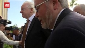 VIDEO: Akui Bersalah, Pendiri Wikileaks Julian Assange Bebas dari Bui