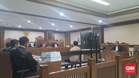 Eks Dirjen Kemendagri Dituntut 5 tahun 4 Bulan Penjara Kasus Dana PEN