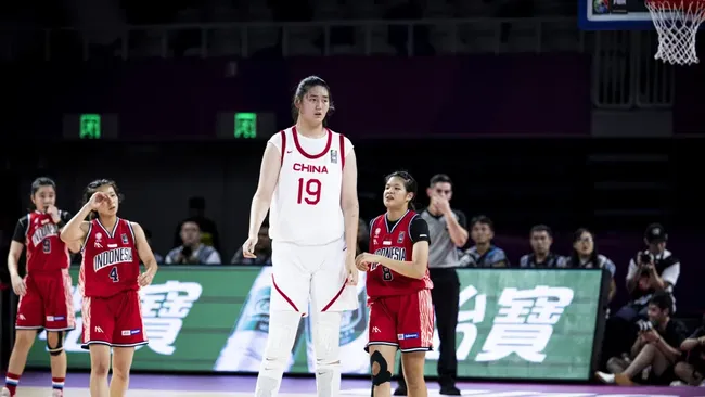 Sosok Zhang Ziyu Pebasket 223 Cm yang Taklukkan Tim Basket RI di Asian Games 2026