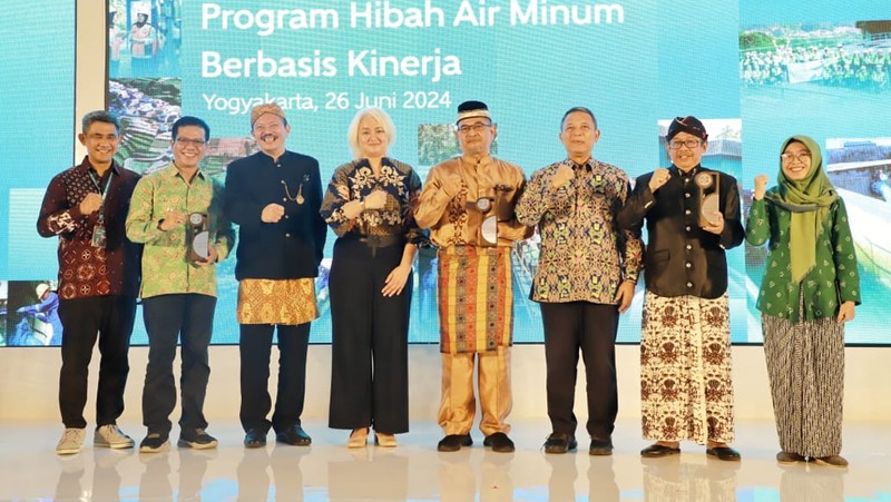 Pemerintah Kabupaten (Pemkab) Bandung melalui Badan Usaha Milik Daerah (BUMD) Perusahaan Daerah Air Minum (PDAM)
