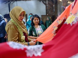 Ini Batik Kinnara Kinnari Banyuwangi yang Sarat Nilai Buddhis